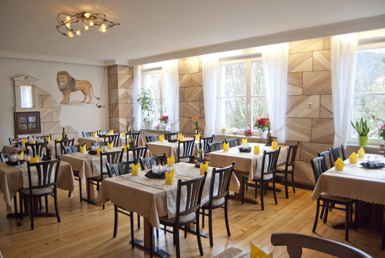 Gasthaus Zum Loewen - Restaurant Akropolis Hausach Exteriör bild