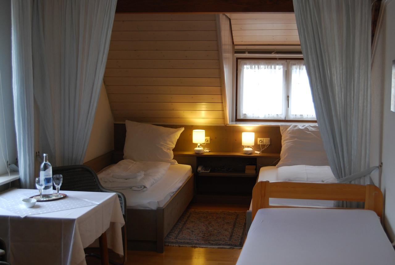 Gasthaus Zum Loewen - Restaurant Akropolis Hausach Rum bild